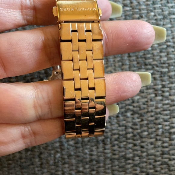 Michael Kors Watch - Picture 4 of 4